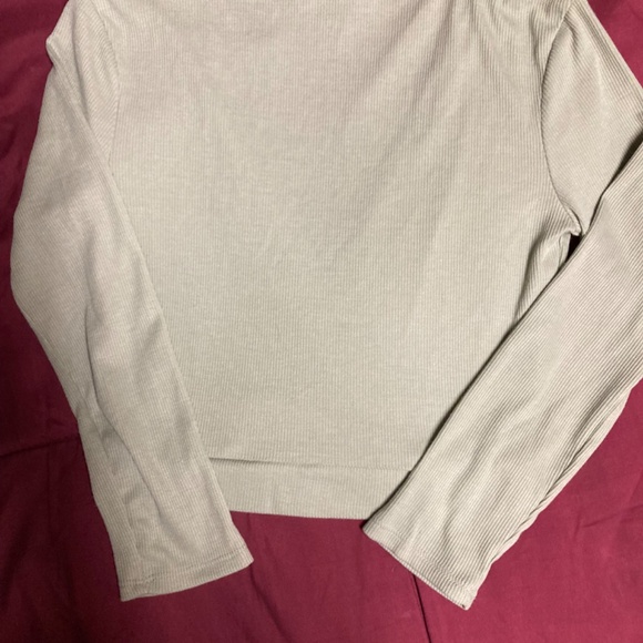 NWT Sage Crop Top - Picture 2 of 5